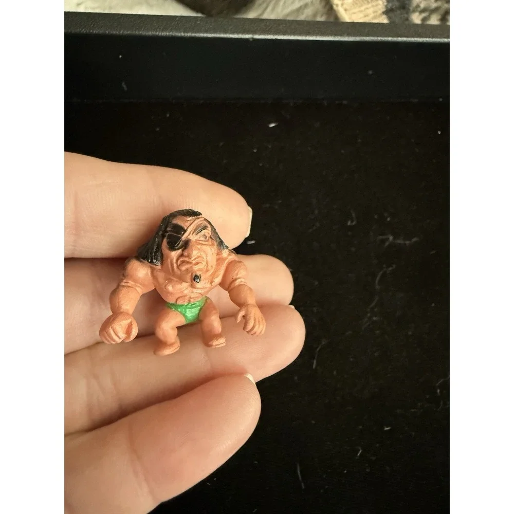 Mixed lot of‎ action figures & Mini  Random Toys..See All Pics Closely 5399